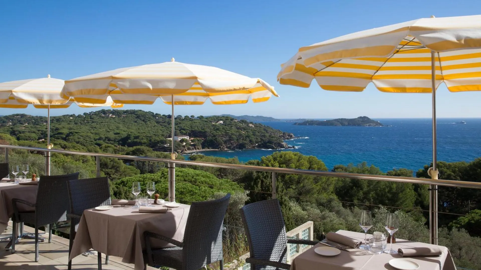 Hotel Le Provencal Renove En 2025 - Bord De Mer Йер Франция