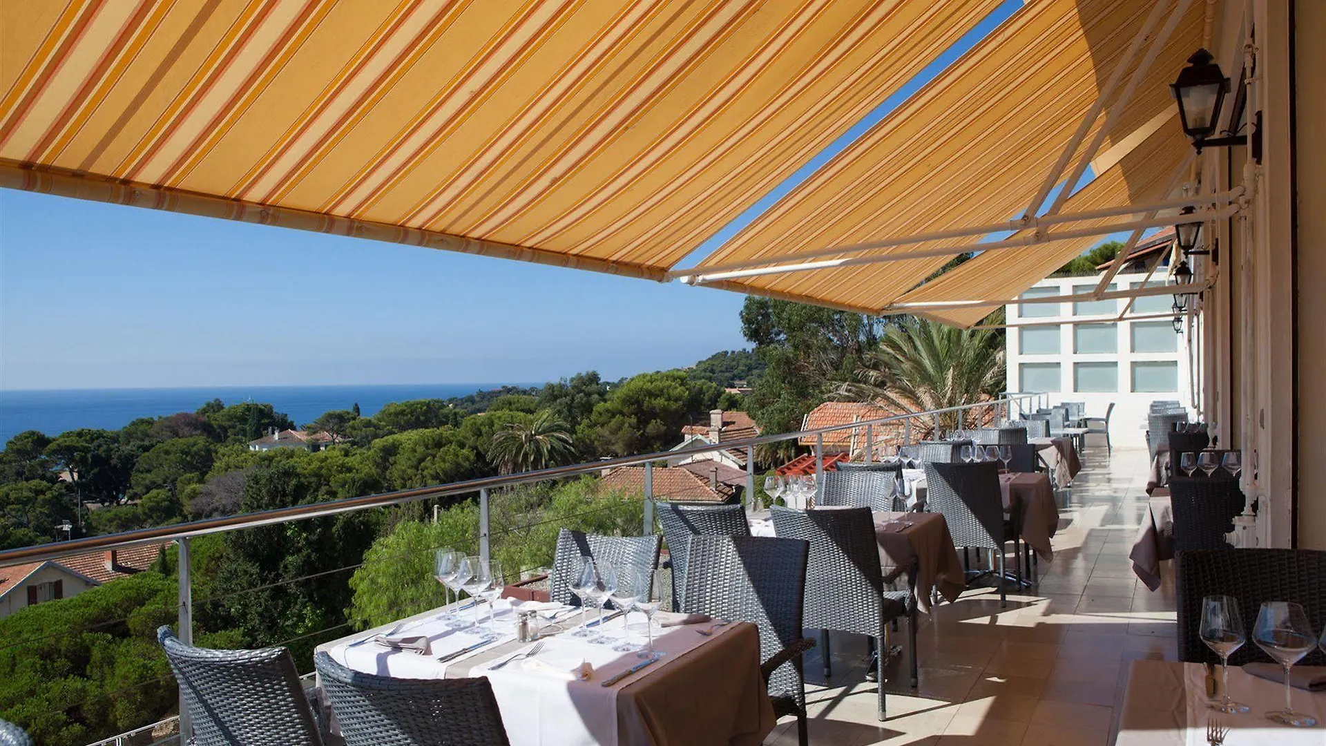 Hotel Le Provencal Renove En 2025 - Bord De Mer Йер