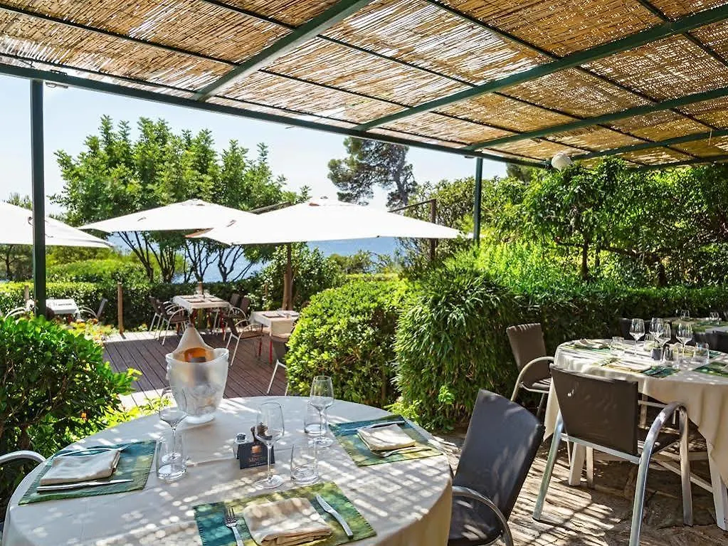 Hotel Le Provencal Renove En 2025 - Bord De Mer Йер