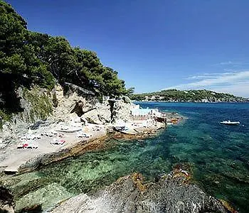 ***  Hotel Le Provencal Renove En 2025 - Bord De Mer Hyères Frankreich