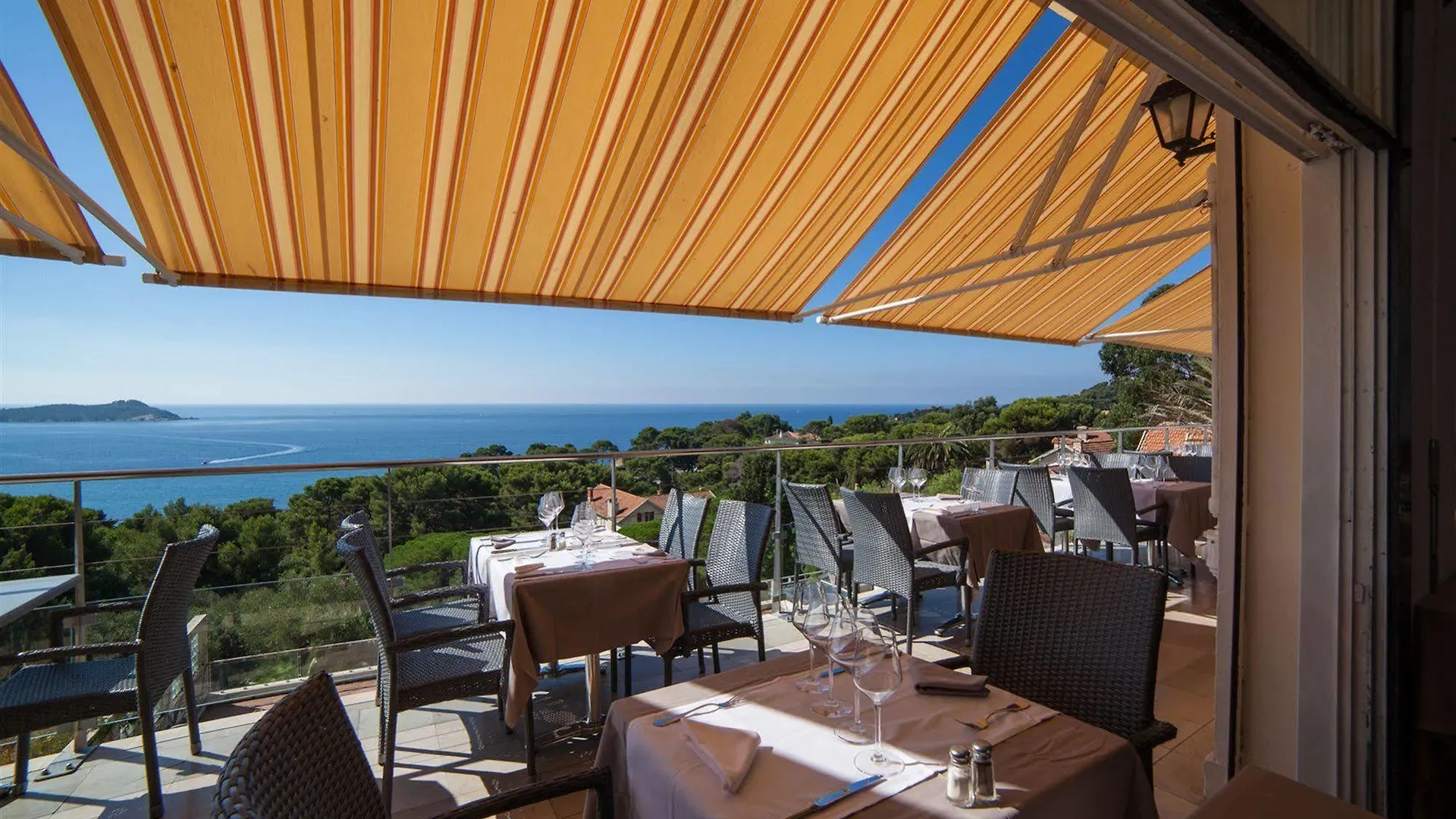 Hotel Le Provencal Renove En 2025 - Bord De Mer Hyères
